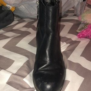 Simply Vera- Vera Wang black bootie heels